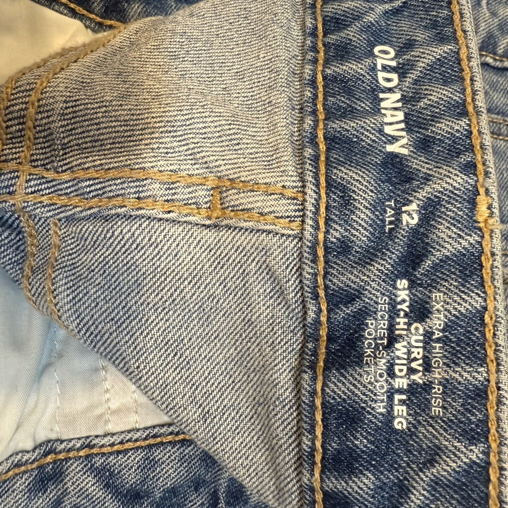 Old Navy Women's Flare & Wide Leg Jeans - Light Blue - Picture 3 of 3